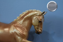 Load image into Gallery viewer, Winter Wonderland-NO COSTUME-Totilas Mold-Breyer Traditional