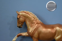Load image into Gallery viewer, Winter Wonderland-NO COSTUME-Totilas Mold-Breyer Traditional