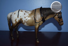 Load image into Gallery viewer, Hat's Off To You-Breyerfest Exclusive-Old Timer Mold-Breyer Traditional