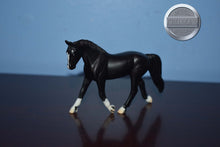 Load image into Gallery viewer, Black Warmblood-WEG Exclusive-Trotting Warmblood Mold-Breyer Stablemate