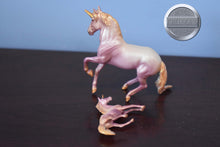 Load image into Gallery viewer, Dazzle-Fairytale Friends Series-Mini Alborozo Mold-Breyer Stablemate