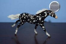 Load image into Gallery viewer, Black Filigree Chase from TSC Mystery Bags-Thoroughbred Mold-Breyer Stablemate