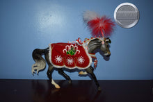 Load image into Gallery viewer, Peppermint Kiss-Holiday Exclusive-Gem Twist Mold-Breyer Traditional