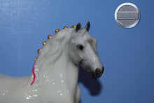 Load image into Gallery viewer, Flurry Glossy Shire-Shire Mold-Breyer Classic