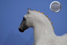 Load image into Gallery viewer, Flurry Glossy Shire-Shire Mold-Breyer Classic