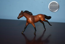 Load image into Gallery viewer, American Pharoah-Thoroughbred Mold-Breyer Stablemate
