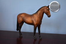 Load image into Gallery viewer, Bay on the Jet Run Mold-Breyer Classic