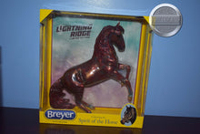 Load image into Gallery viewer, Lightning Ridge-Desatado Mold-New in Box-Breyer Traditional