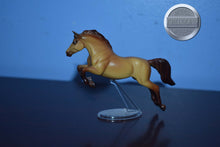 Load image into Gallery viewer, Dun from Carole and Starlight Playset Jump Off-Warmblood Jumper Mold-Breyer Stablemate