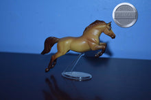 Load image into Gallery viewer, Dun from Carole and Starlight Playset Jump Off-Warmblood Jumper Mold-Breyer Stablemate