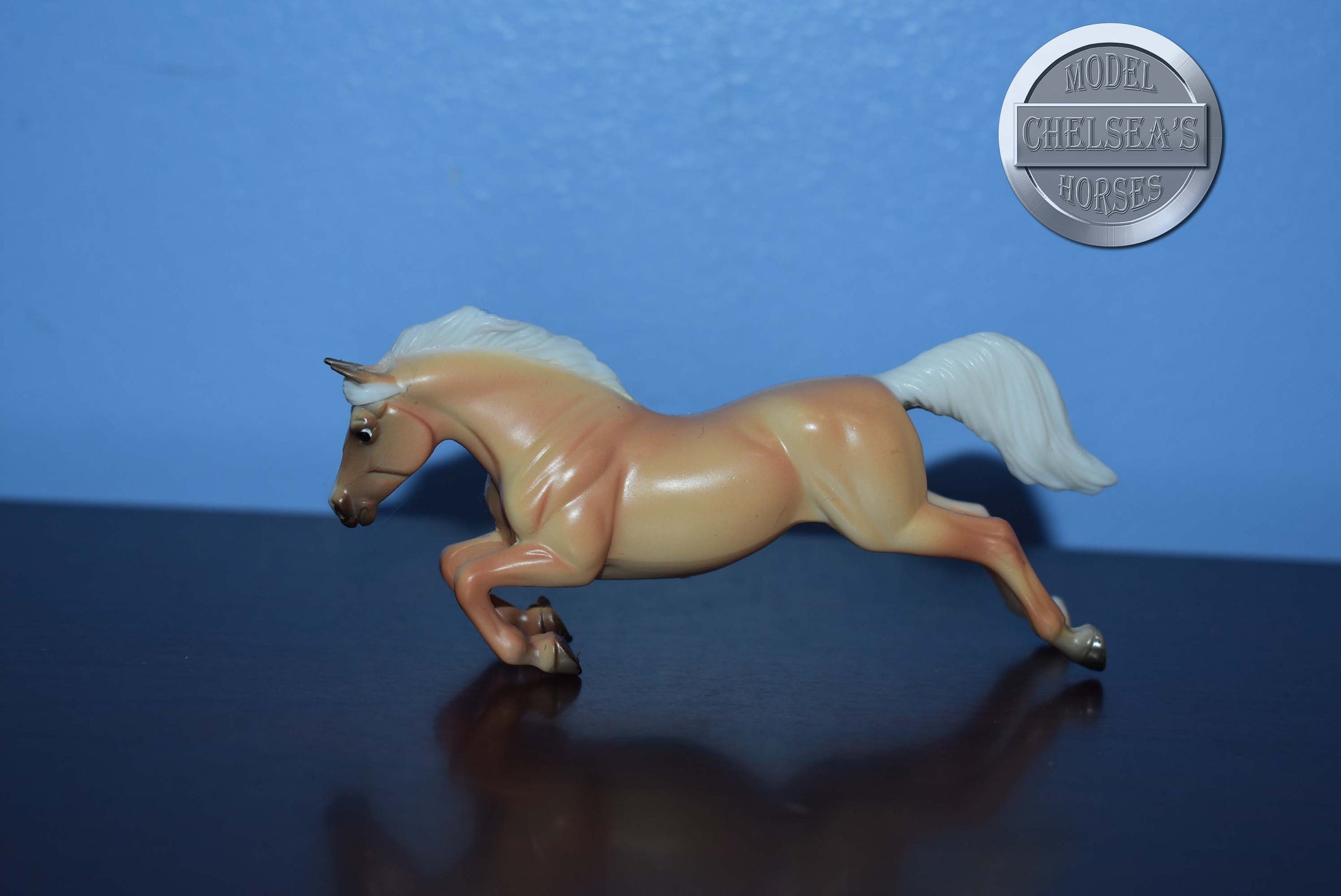 Palomino Jumper-Warmblood Jumping Mold-Breyer Stablemate