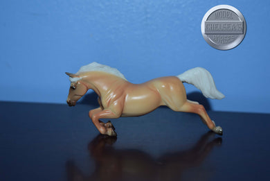 Palomino Jumper-Warmblood Jumping Mold-Breyer Stablemate
