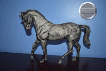 Load image into Gallery viewer, Cryptic-Halloween Exclusive-Big Ben Mold-Breyer Traditional