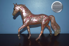 Load image into Gallery viewer, Pink Ribbon-Bluegrass Bandit Mold-Breyer Traditional