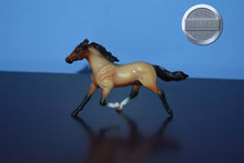 Load image into Gallery viewer, Red Roan Pacer-Pacer Mold-Breyer Stablemate