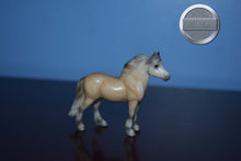 Load image into Gallery viewer, Grey Pony from Pony and Draught Set-Highland Pony Mold-Breyer Stablemate