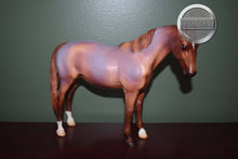 Load image into Gallery viewer, Eve and Claus-Holiday Exclusive-Thoroughbred Nursing Mare and Foal Mold-Breyer Traditional