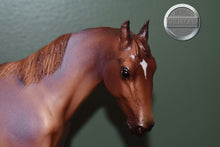 Load image into Gallery viewer, Eve and Claus-Holiday Exclusive-Thoroughbred Nursing Mare and Foal Mold-Breyer Traditional