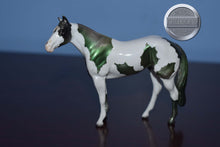 Load image into Gallery viewer, Holly-Green OOAK-Stockhorse Chip Mold-Peter Stone Chip