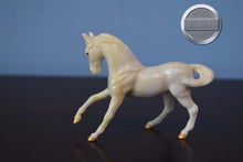Load image into Gallery viewer, Pearly White from Princess Kylie Fantasy Adventure-Warmblood Mold-Breyer Stablemate