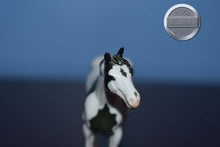 Load image into Gallery viewer, Holly-Green OOAK-Stockhorse Chip Mold-Peter Stone Chip