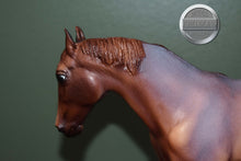 Load image into Gallery viewer, Eve and Claus-Holiday Exclusive-Thoroughbred Nursing Mare and Foal Mold-Breyer Traditional