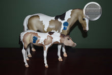Load image into Gallery viewer, Lillian and Molly-Vintage Club Exclusive-NO BOX NO COA-Thoroughbred Nursing Mare and Foal Mold-Breyer Traditional