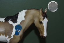 Load image into Gallery viewer, Lillian and Molly-Vintage Club Exclusive-NO BOX NO COA-Thoroughbred Nursing Mare and Foal Mold-Breyer Traditional
