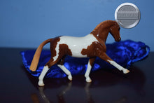 Load image into Gallery viewer, Shiloh-Stablemate Club Exclusive-Hanoverian Mold-Breyer Stablemate