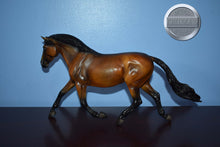 Load image into Gallery viewer, Mamacita-MARE ONLY-Breyerfest Exclusive-Warmblood Mare Mold-Breyer Traditional