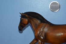 Load image into Gallery viewer, Mamacita-MARE ONLY-Breyerfest Exclusive-Warmblood Mare Mold-Breyer Traditional