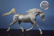 Load image into Gallery viewer, Mont Tremblant-Weathergirl Mold-Breyer Traditional
