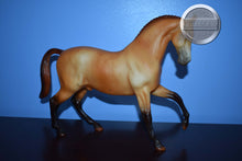 Load image into Gallery viewer, Sandstone-Roemer Mold-Breyer Traditional