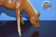Load image into Gallery viewer, Body-Grazing Foal Mold-Breyer Traditional