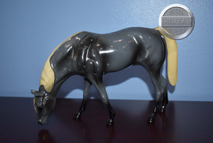 Grazing Horse-Hartland Model