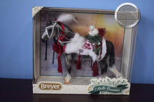 Load image into Gallery viewer, Arctic Grandeur-Holiday Exclusive-Duende Mold-Breyer Traditional