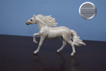 Load image into Gallery viewer, Mini Pecos-Breyerfest Exclusive-Mirado Mold-Breyer Stablemate