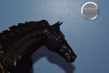 Load image into Gallery viewer, Nosferatu-Halloween Exclusive-Cigar Mold-Breyer Traditional