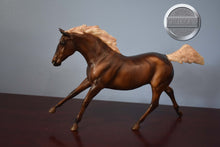 Load image into Gallery viewer, Silver Bay Sport Horse-Black Beauty Mold-Breyer Traditional