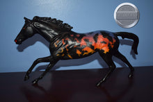 Load image into Gallery viewer, Nosferatu-Halloween Exclusive-Cigar Mold-Breyer Traditional