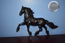 Load image into Gallery viewer, Body-Goffert Mold-Breyer Traditional