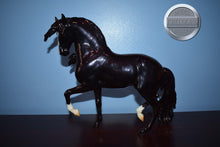 Load image into Gallery viewer, Speos-Decorator Version-Breyerfest Exclusive-Rare-Amazigh Stallion Mold-Breyer Traditional