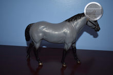 Load image into Gallery viewer, Silver-Quarter Horse Gelding Mold-Breyer Traditional