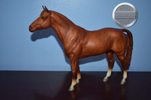 Load image into Gallery viewer, Chestnut Trakehner-Trakehner Mold-Breyer Traditional