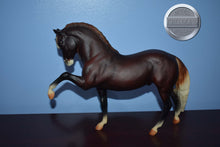 Load image into Gallery viewer, Promenade-Legionario Mold-Breyer Traditional