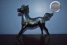 Load image into Gallery viewer, Northern Lights-Smoky Mold-Breyer Traditional