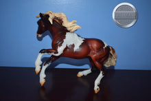Load image into Gallery viewer, Shelby-Chestnut Pinto Paint Version-Nokota Mold-Breyer Traditional