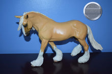 Load image into Gallery viewer, Custom Palomino Draft-Othello Mold-Breyer Traditional