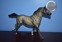 Load image into Gallery viewer, Wild American Horse-Phar Lap Mold-Breyer Traditional