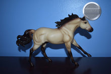 Load image into Gallery viewer, Blackfoot and Thunderbolt-Quarter Horse Stallion and Foal Mold-Breyer Classic